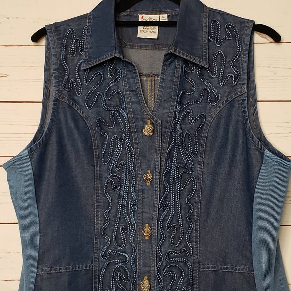 Parsley & Sage Embroidery Chambray Vest - Picture 3 of 11